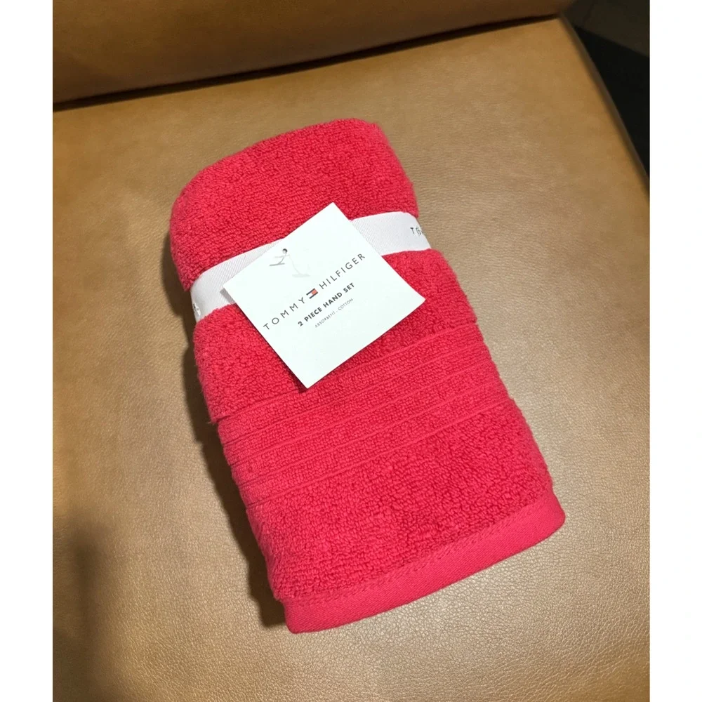 NWT Tommy Hilfiger 2 Piece Hand Towels Absorbent Cotton Pink Twist 16in X 30in